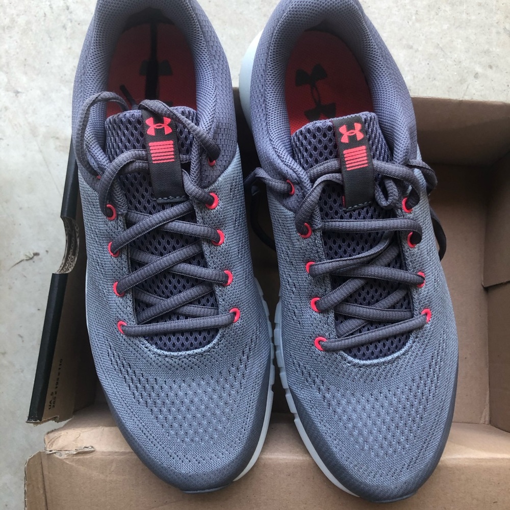 Under armor ggs pursuit grey shoes